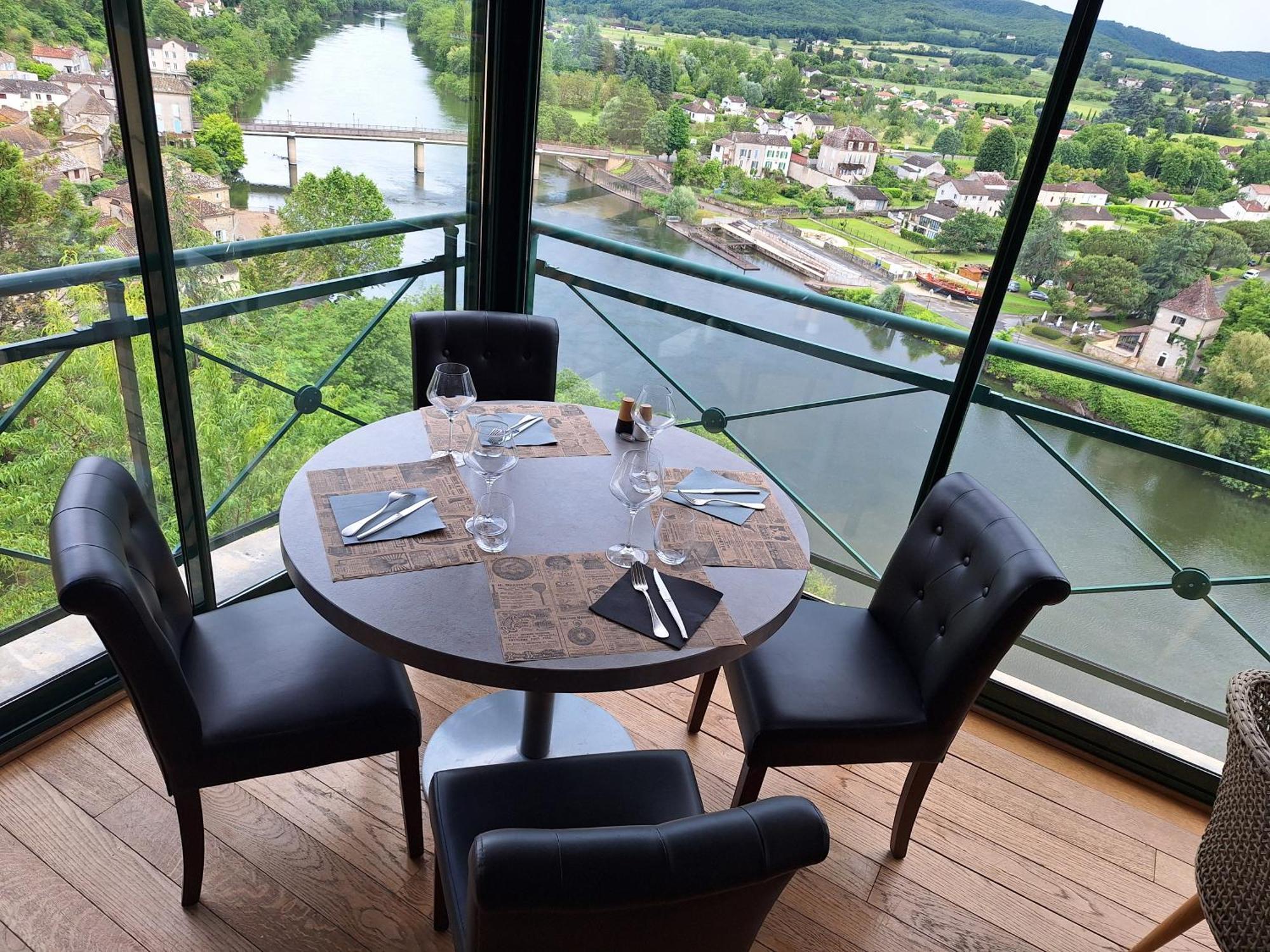 Hôtel CÔTÉ LOT Puy-lʼÉvêque Esterno foto
