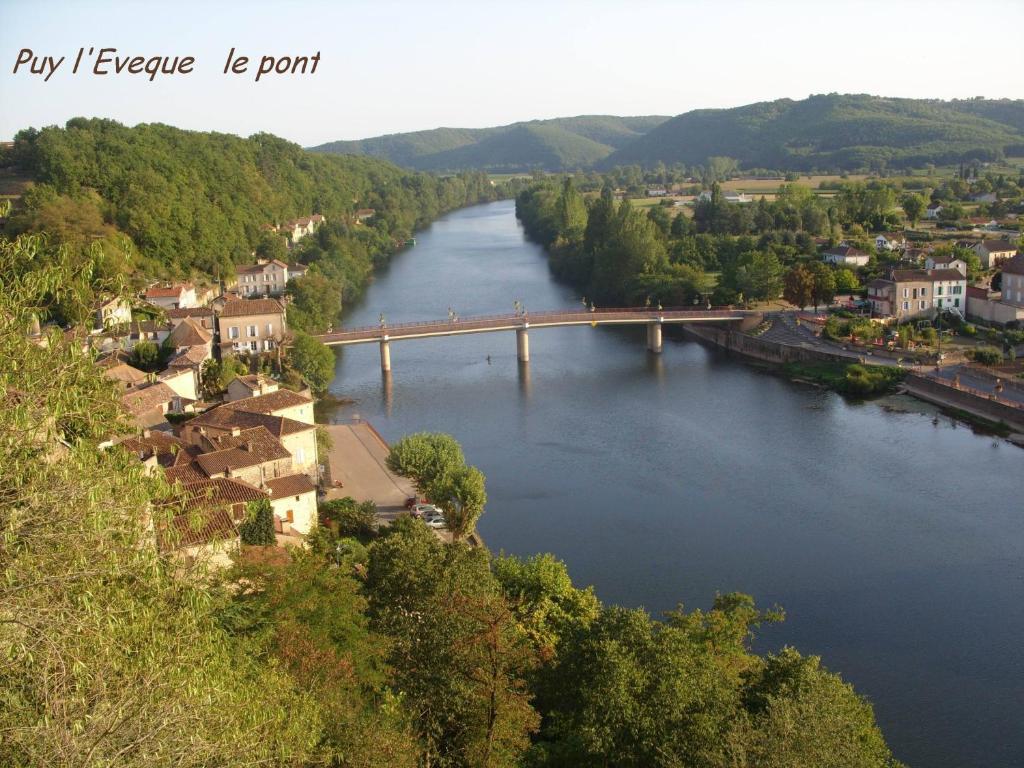 Hôtel CÔTÉ LOT Puy-lʼÉvêque Esterno foto
