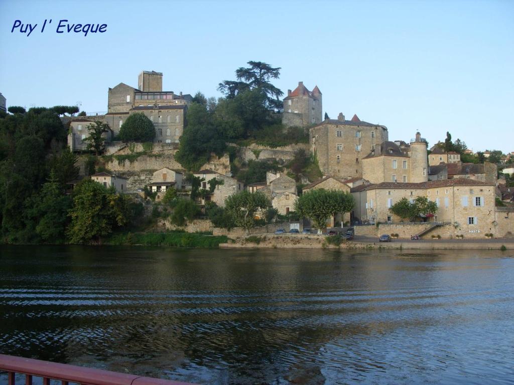 Hôtel CÔTÉ LOT Puy-lʼÉvêque Esterno foto